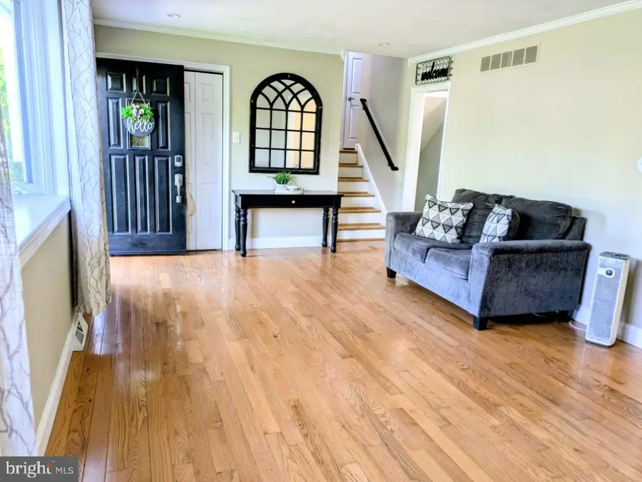 712 Ivyland Rd, Warminster, PA 18974 - #3