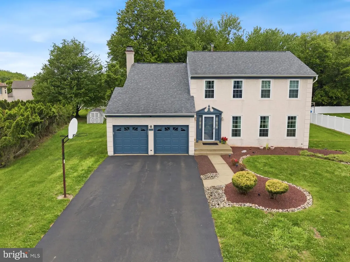 2637 Woodsview Dr, Bensalem, PA 19020 - #1