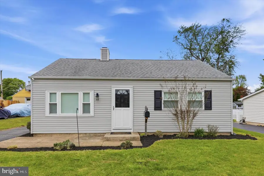968 Willow St, Southampton, PA 18966 - #2