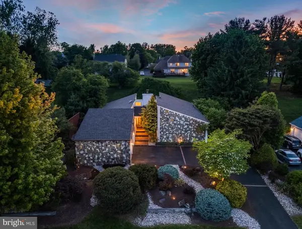 93 Meer Dr, FEASTERVILLE TREVOSE, PA 19053