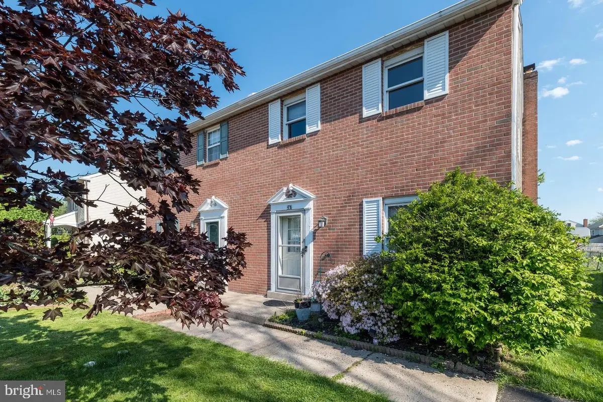 207 Hickory Dr, Quakertown, PA 18951 - #1