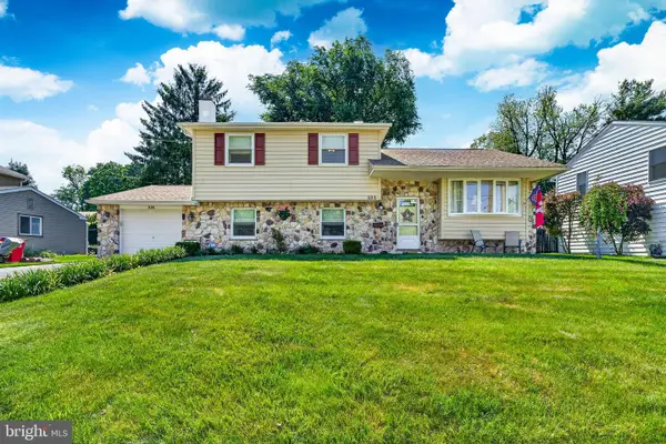 325 Acorn Dr, WARMINSTER, PA 18974