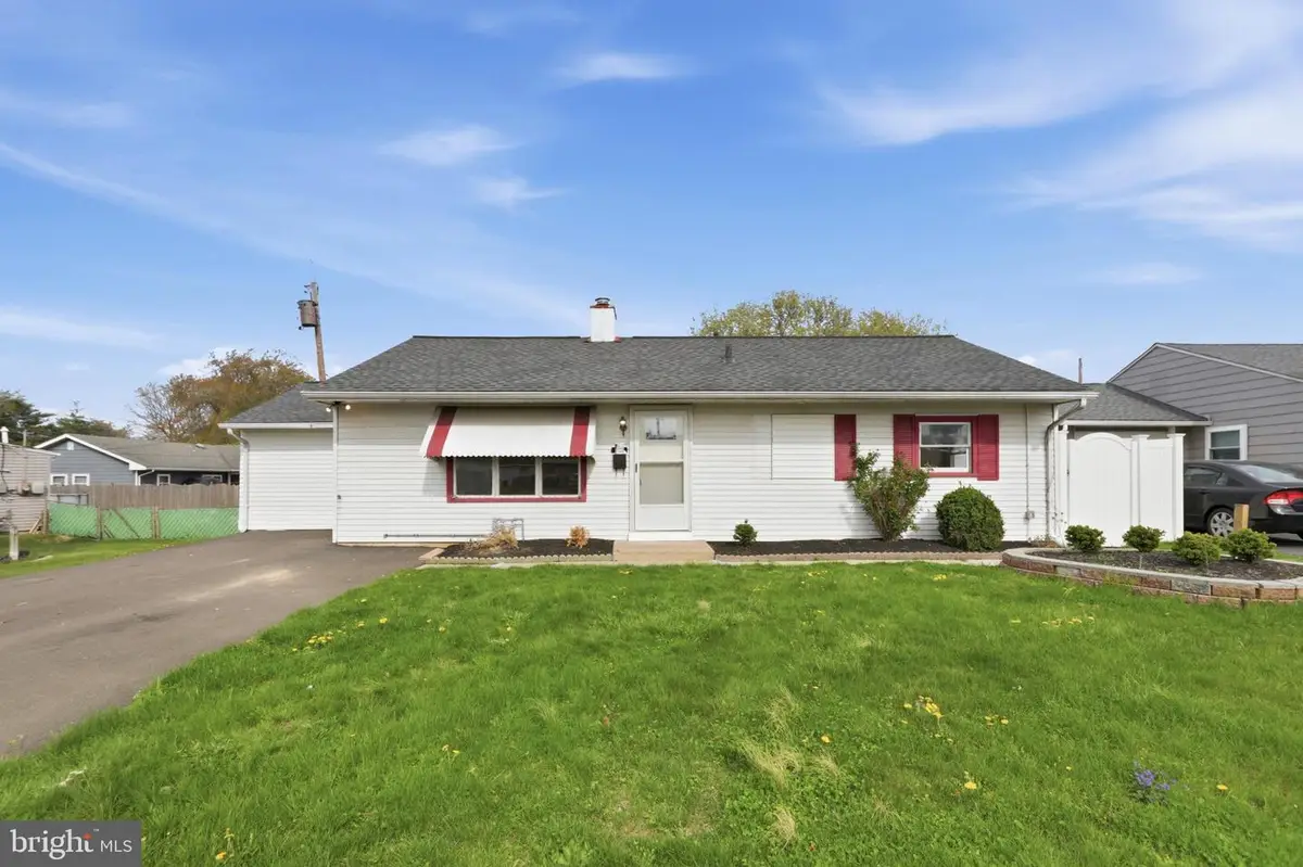 284 N Olds Blvd, Fairless Hills, PA 19030 - #1