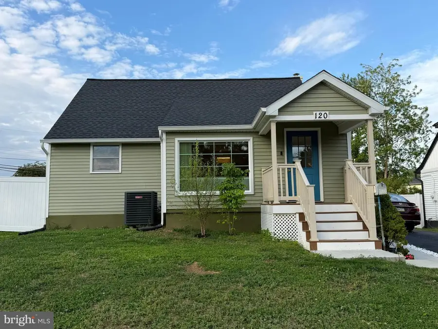 120 Orchard Dr, Levittown, PA 19054 - #2