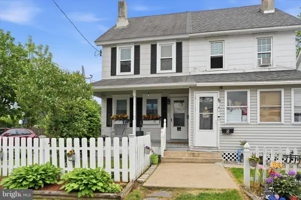 7 E Maple Ave, MORRISVILLE, PA 19067