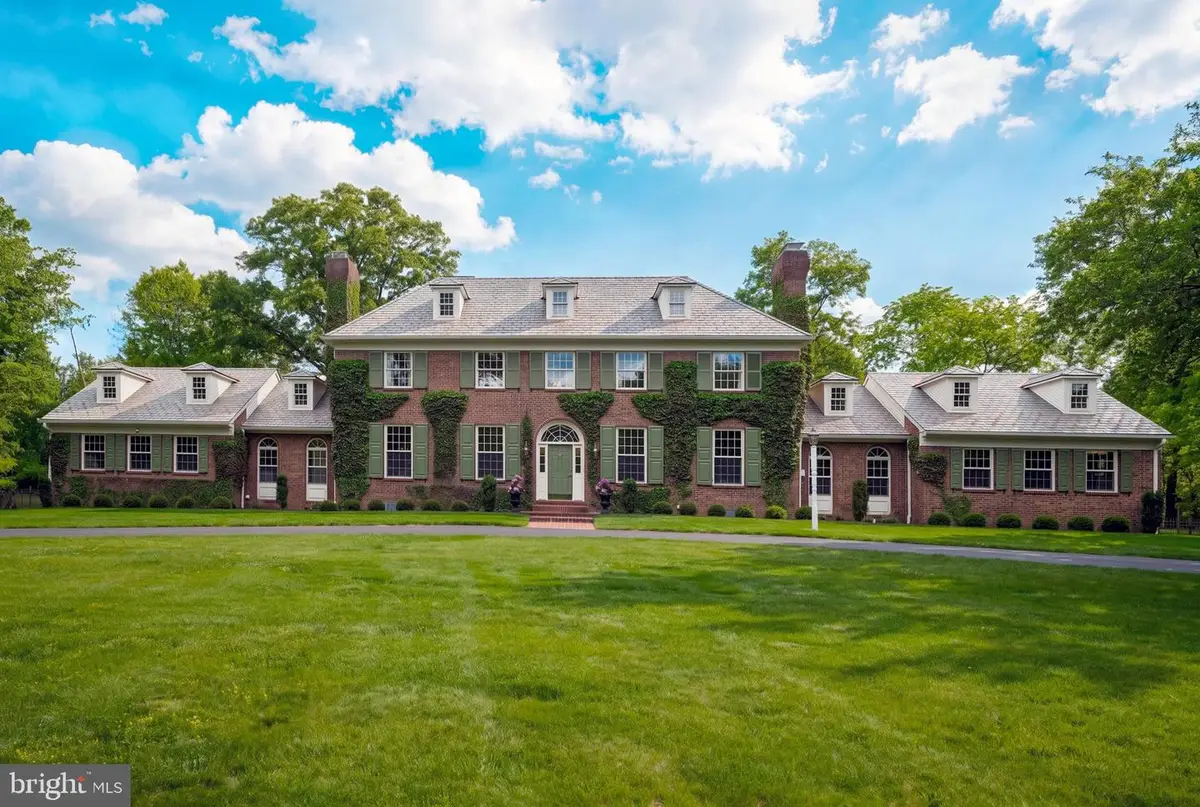 4 Woodland Rd, Newtown, PA 18940 - #1