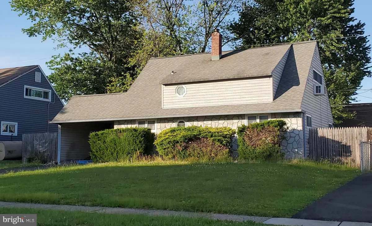 32 Geranium Rd, Levittown, PA 19057 - #1
