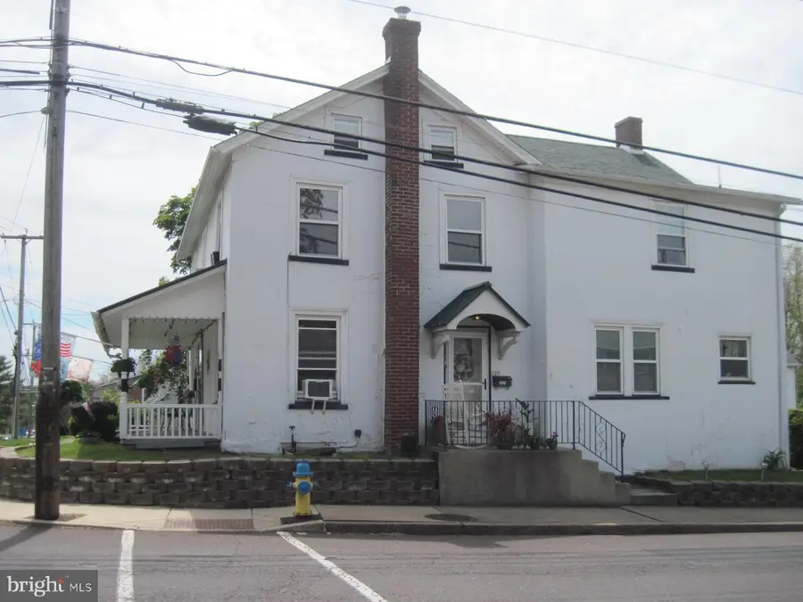 327 N 5th St, Perkasie, PA 18944 - #3