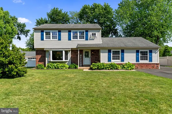 1011 Red Barn Rd, WARMINSTER, PA 18974