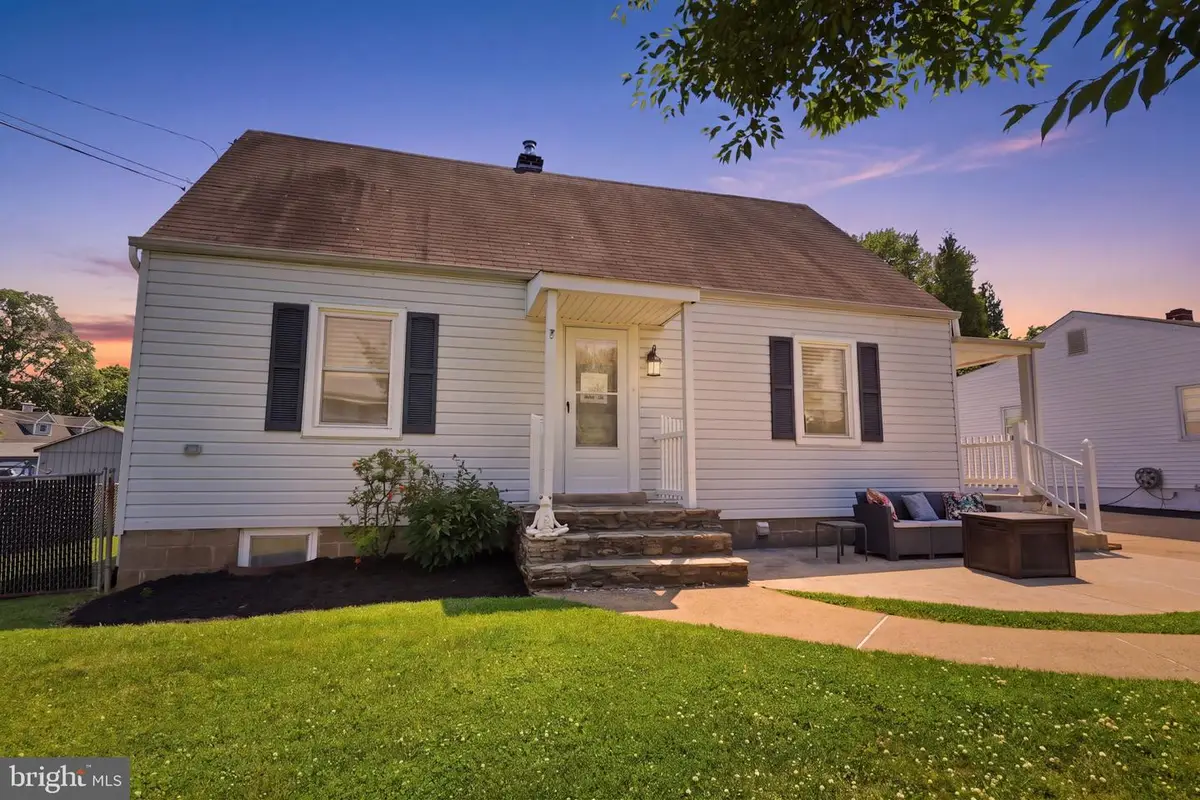 49 4th St, Feasterville Trevose, PA 19053 - #1
