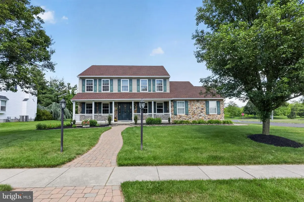 203 Glenview Dr, Warrington, PA 18976 - #1