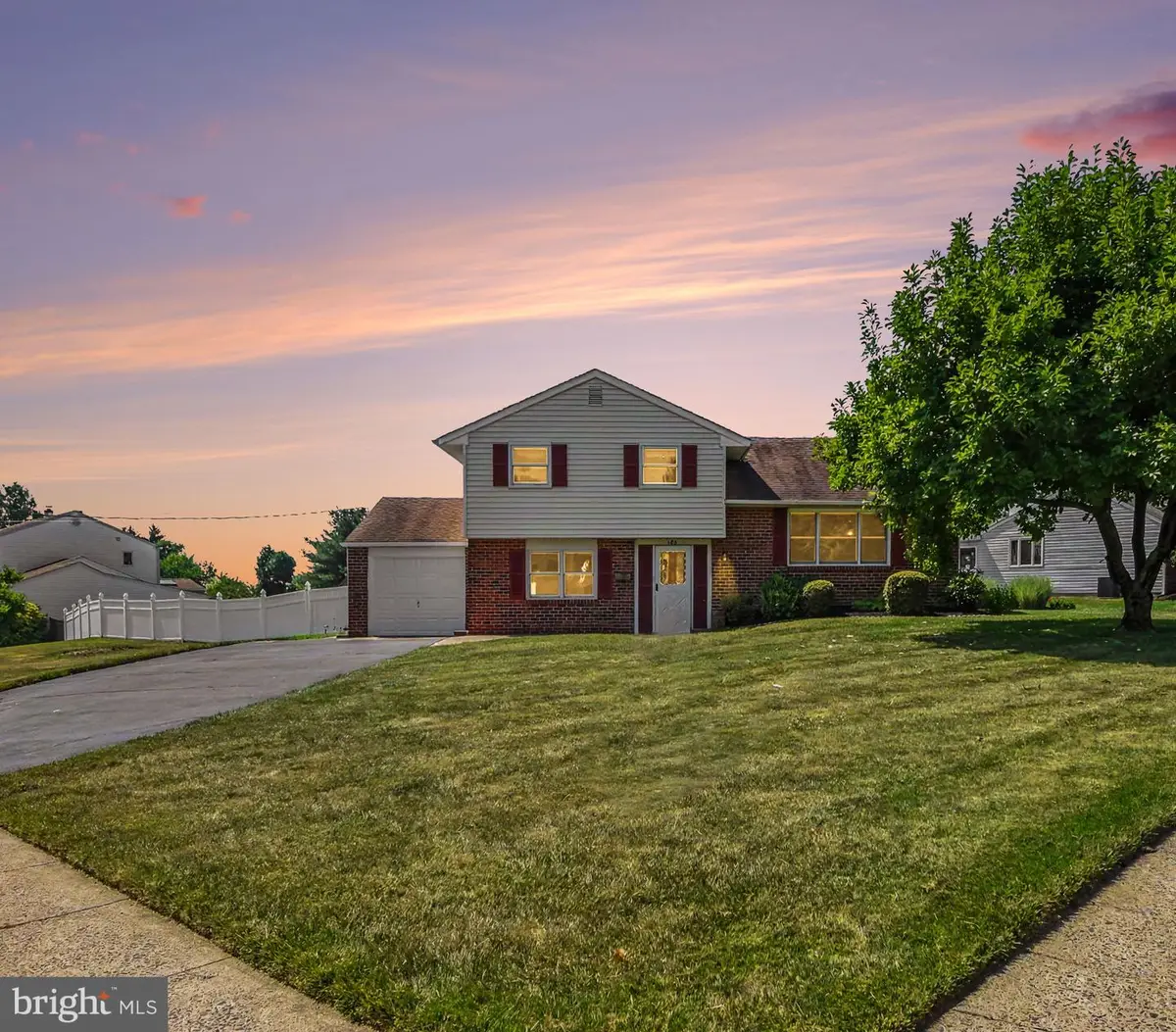 206 Waverly Rd, Southampton, PA 18966 - #1