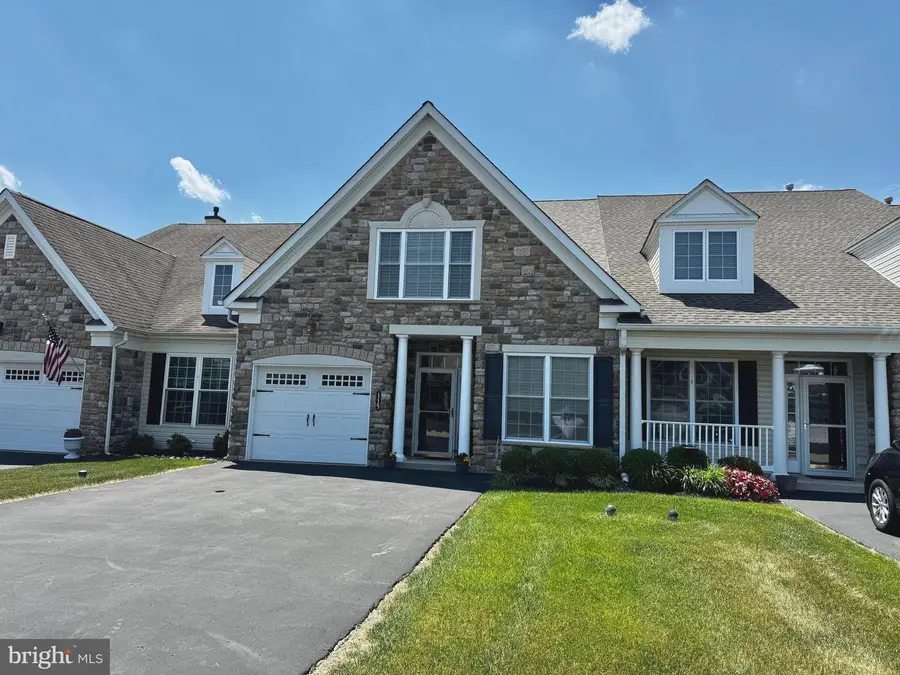 115 Reagan Dr, Sellersville, PA 18960 - #2
