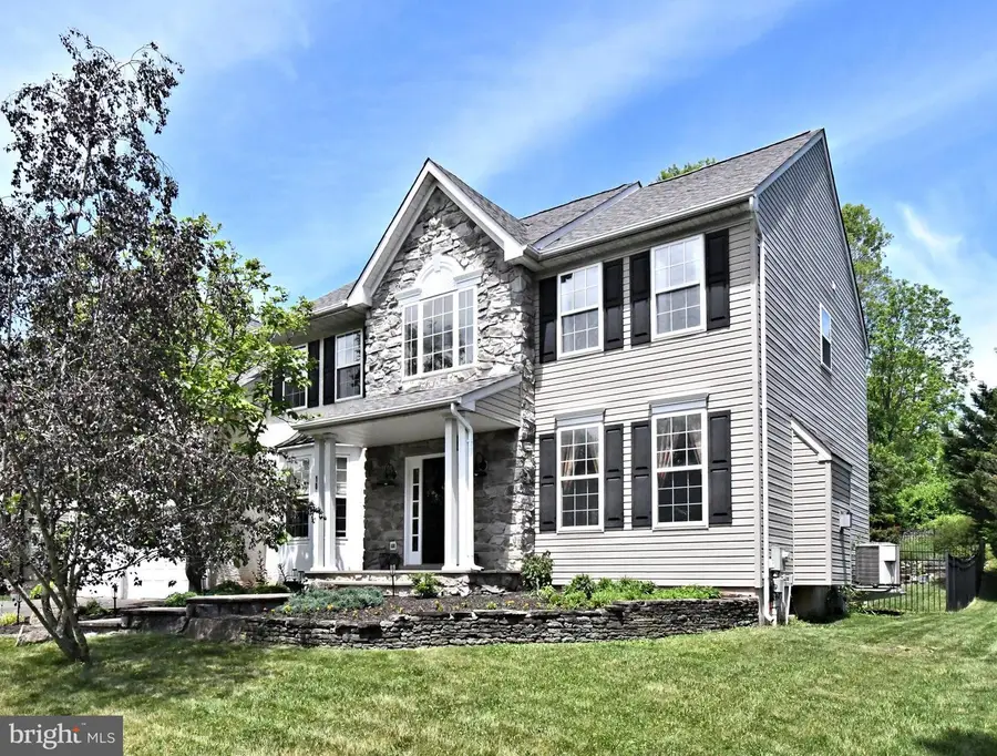 107 Redstone Dr, Warrington, PA 18976 - #2