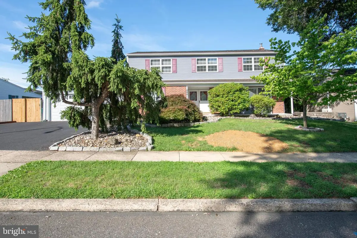 404 Placemont Rd, Fairless Hills, PA 19030 - #1