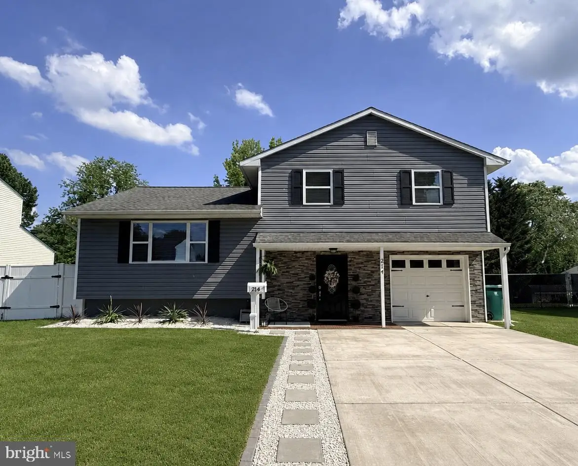 214 Welsford Rd, Fairless Hills, PA 19030 - #1
