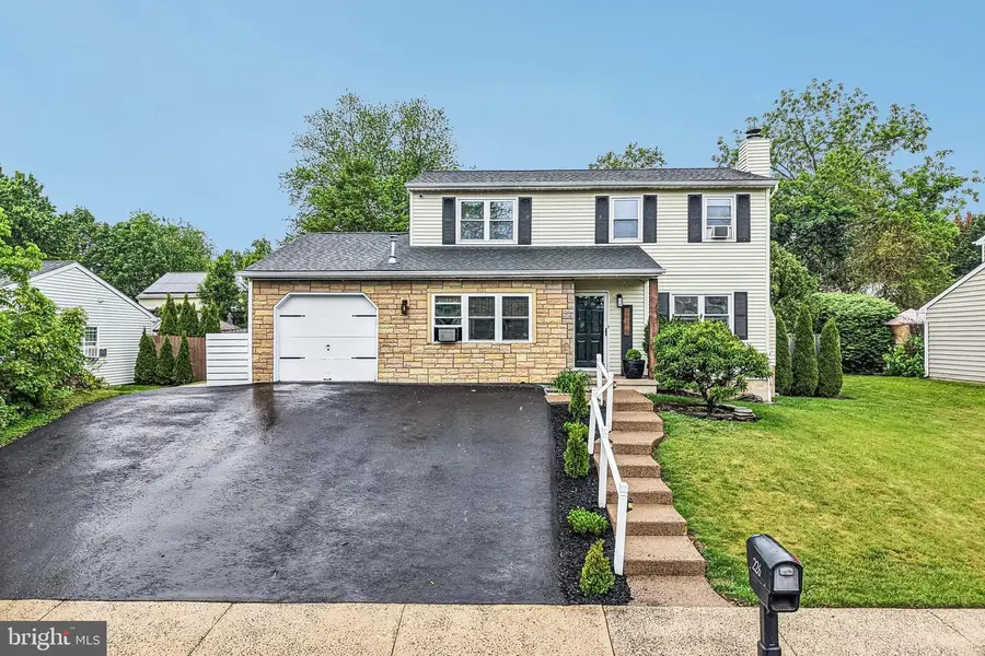 226 Parkridge Dr, Perkasie, PA 18944 - #2