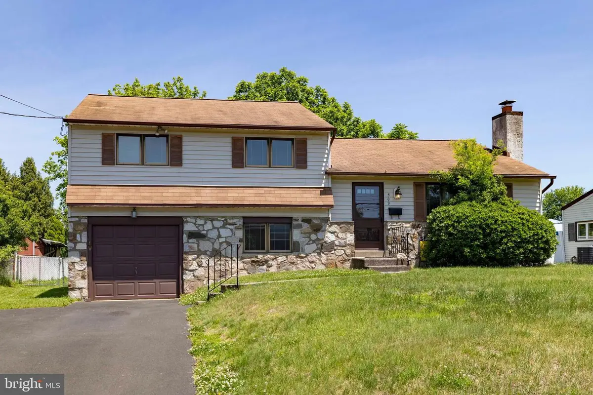 509 Penrose Ln, Warminster, PA 18974 - #1