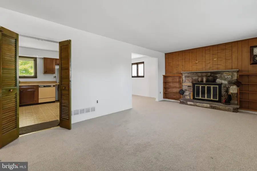 509 Penrose Ln, Warminster, PA 18974 - #3