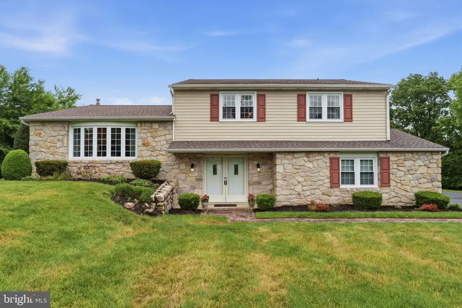 64 Windmill Dr, Holland, PA 18966 - #2