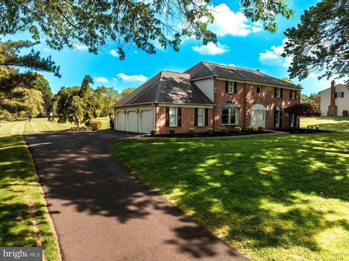 75 Eisenhard Dr, Ivyland, PA 18974 - #1