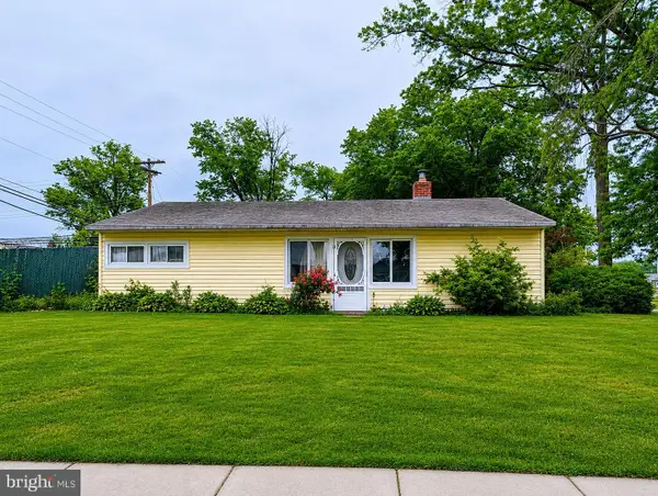 293 Blue Ridge Dr, LEVITTOWN, PA 19057
