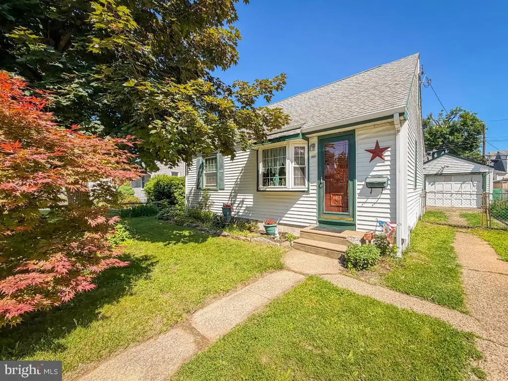 3521 Carnarvon Ave, Bristol, PA 19007 - #1