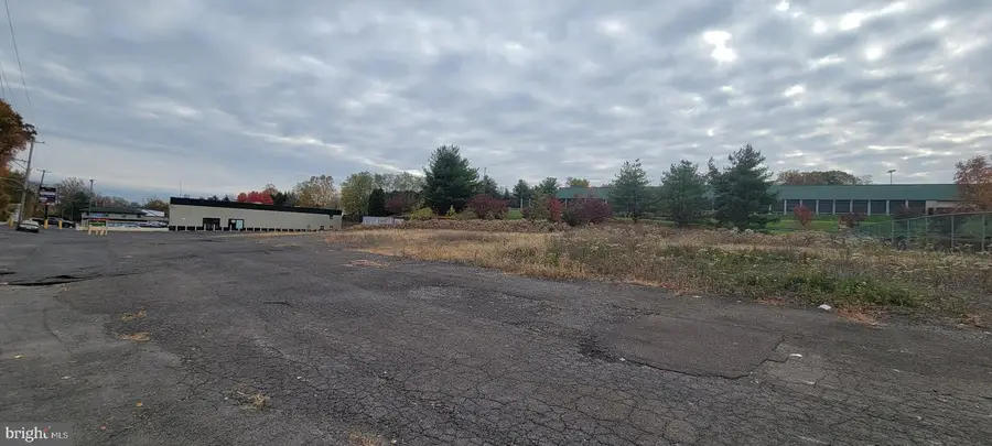 4550 Bristol Rd, Bensalem, PA 19020 - #3