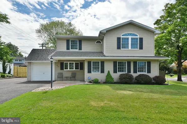 65 Hawk Rd, LEVITTOWN, PA 19056