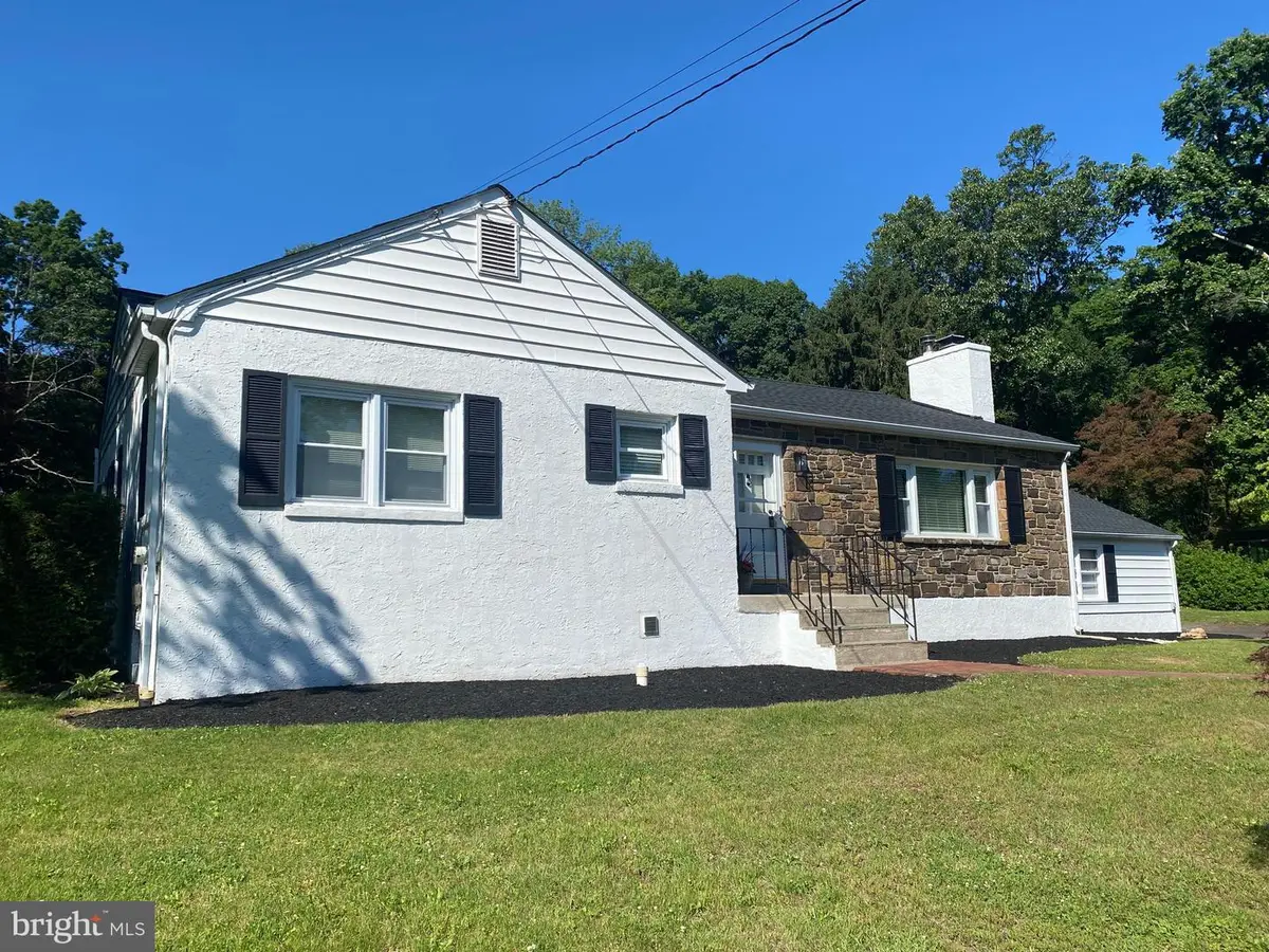 4361 Sunnyside Dr, Doylestown, PA 18902 - #1