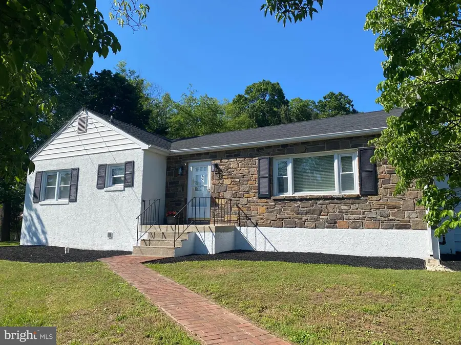 4361 Sunnyside Dr, Doylestown, PA 18902 - #2