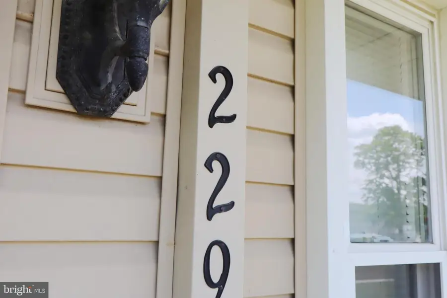 229 Suffolk Rd, Fairless Hills, PA 19030 - #2