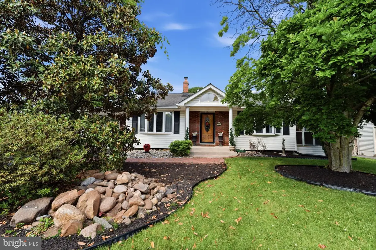 231 Cambria Ave, Bensalem, PA 19020 - #1