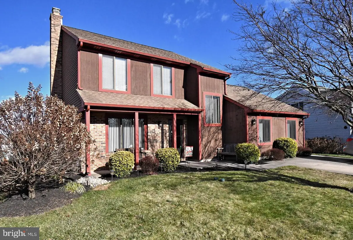633 Keston Dr, Fairless Hills, PA 19030 - #1