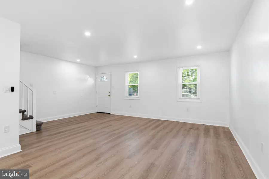 5805 Mitchell Rd, Levittown, PA 19057 - #3