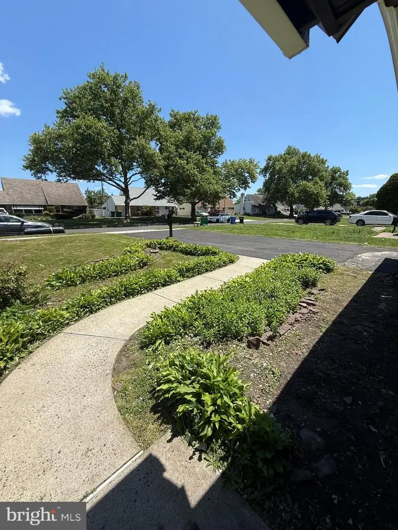 99 Kingwood Ln, Levittown, PA 19055 - #2