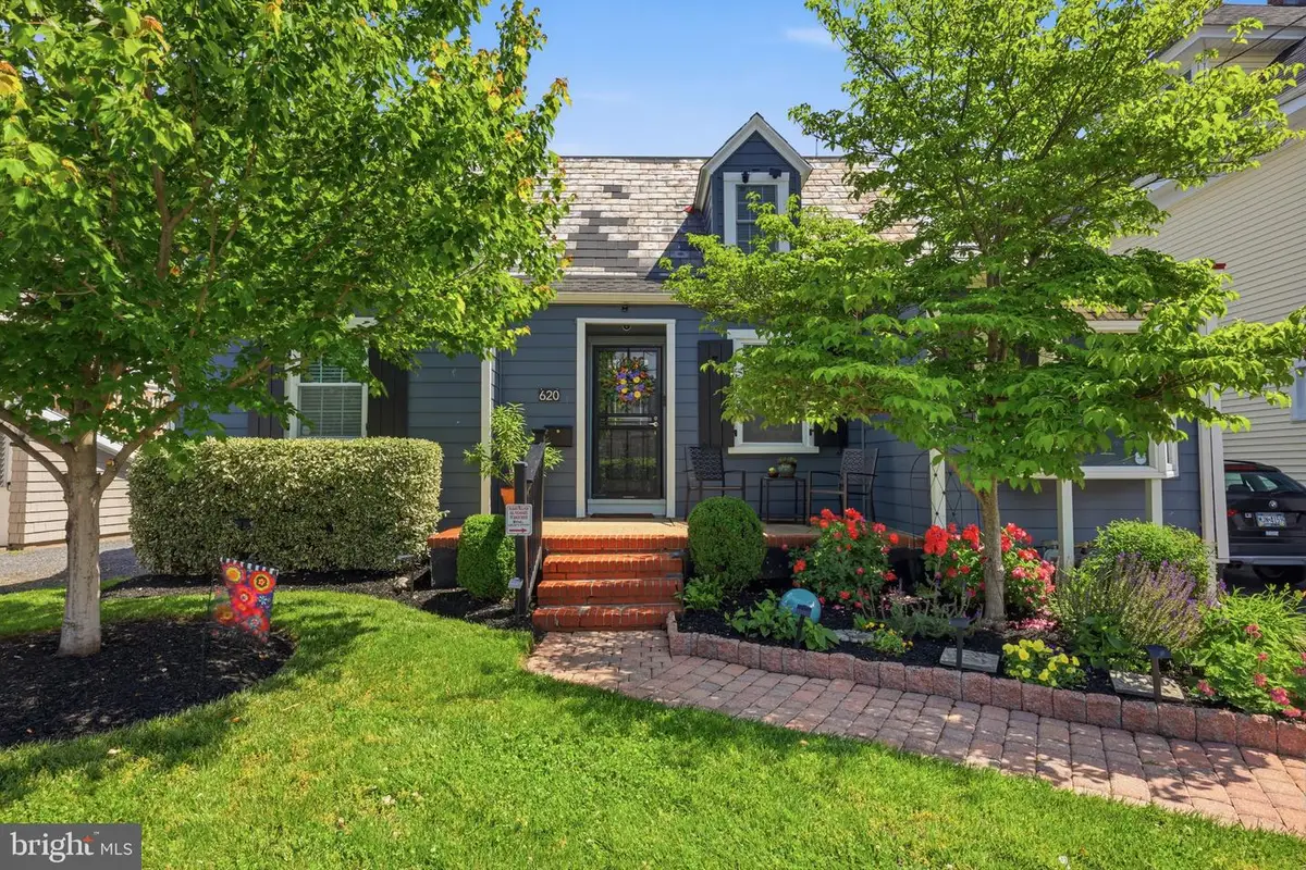 620 Crown St, Morrisville, PA 19067 - #1
