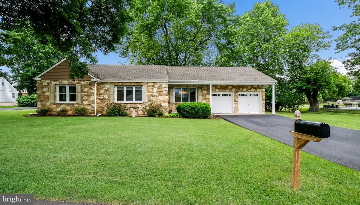 202 Front St, Feasterville Trevose, PA 19053 - #1