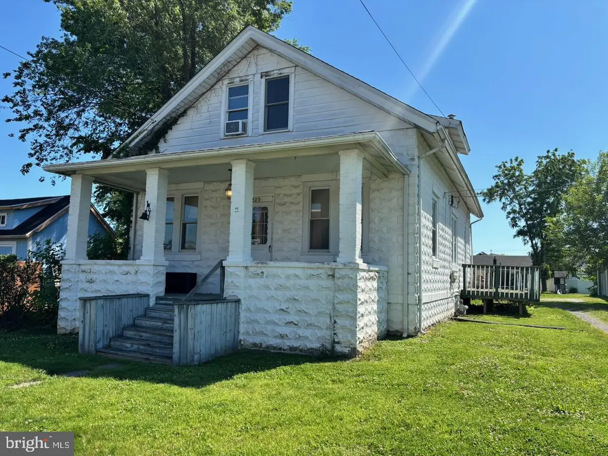 225 Centre St, Langhorne, PA 19047 - #1