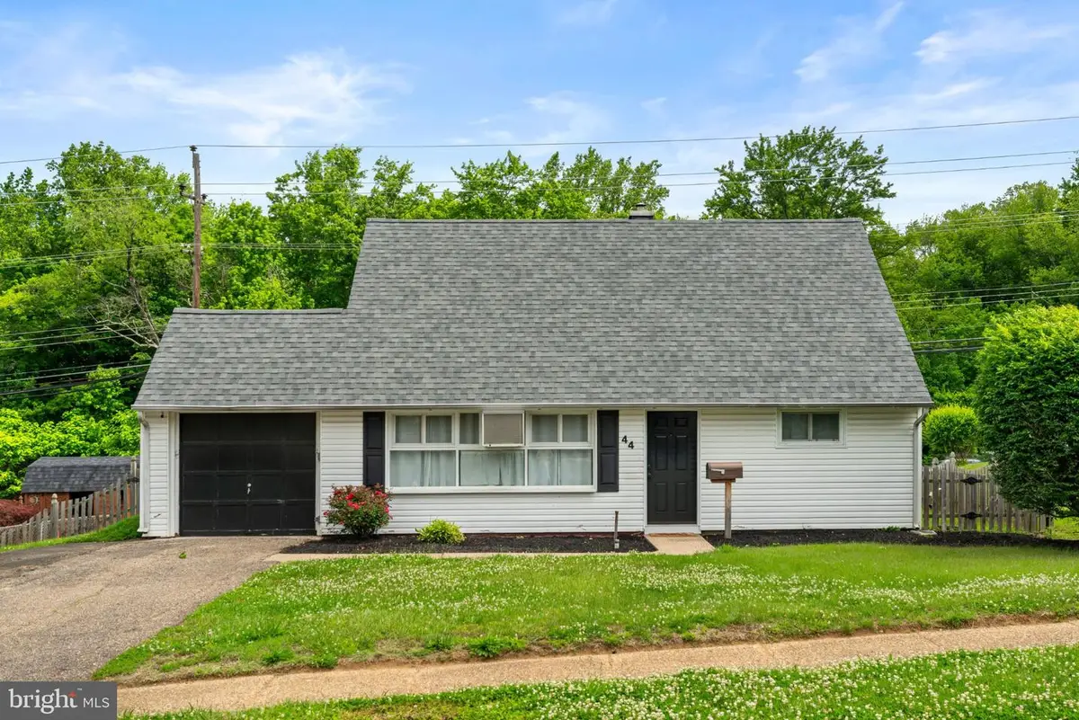 44 Quickset Rd, Levittown, PA 19057 - #1
