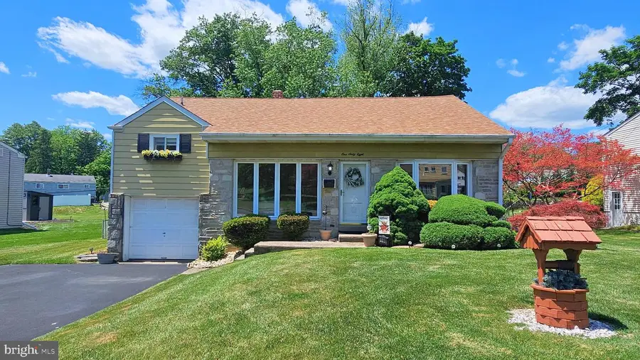 168 Colonial Dr, Warminster, PA 18974 - #2
