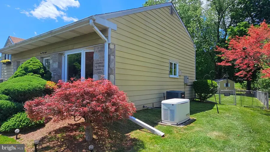 168 Colonial Dr, Warminster, PA 18974 - #3