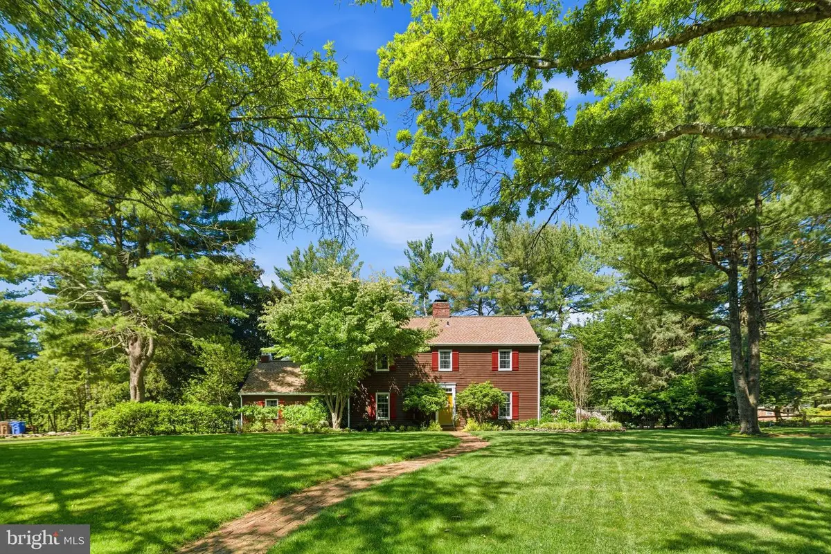 3 Lookout Ln, Washington Crossing, PA 18977 - #1