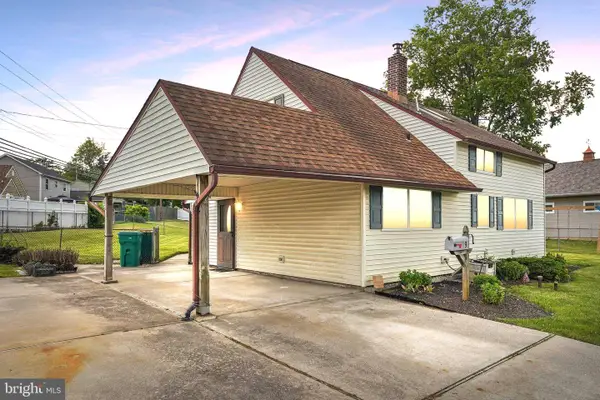 9 Rustleaf Ln, LEVITTOWN, PA 19055