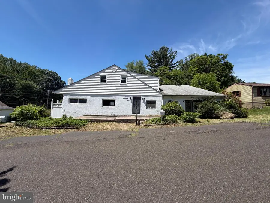 1916 Fernbrook Ave, Feasterville Trevose, PA 19053 - #2