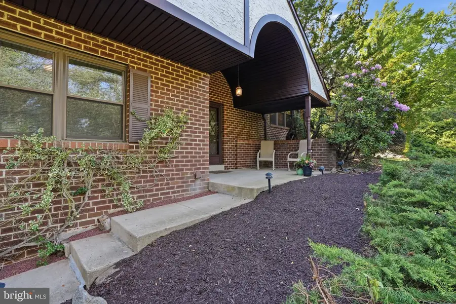 718 Bridgeview Rd, Feasterville Trevose, PA 19053 - #3
