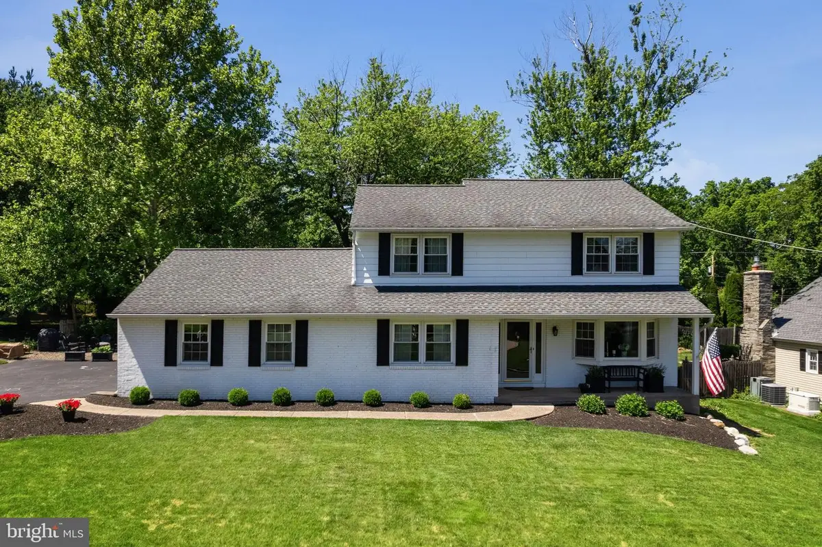 824 Queens Dr, Yardley, PA 19067 - #1