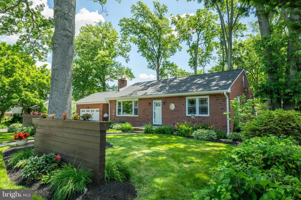 389 W Palmer St, Morrisville, PA 19067 - #1