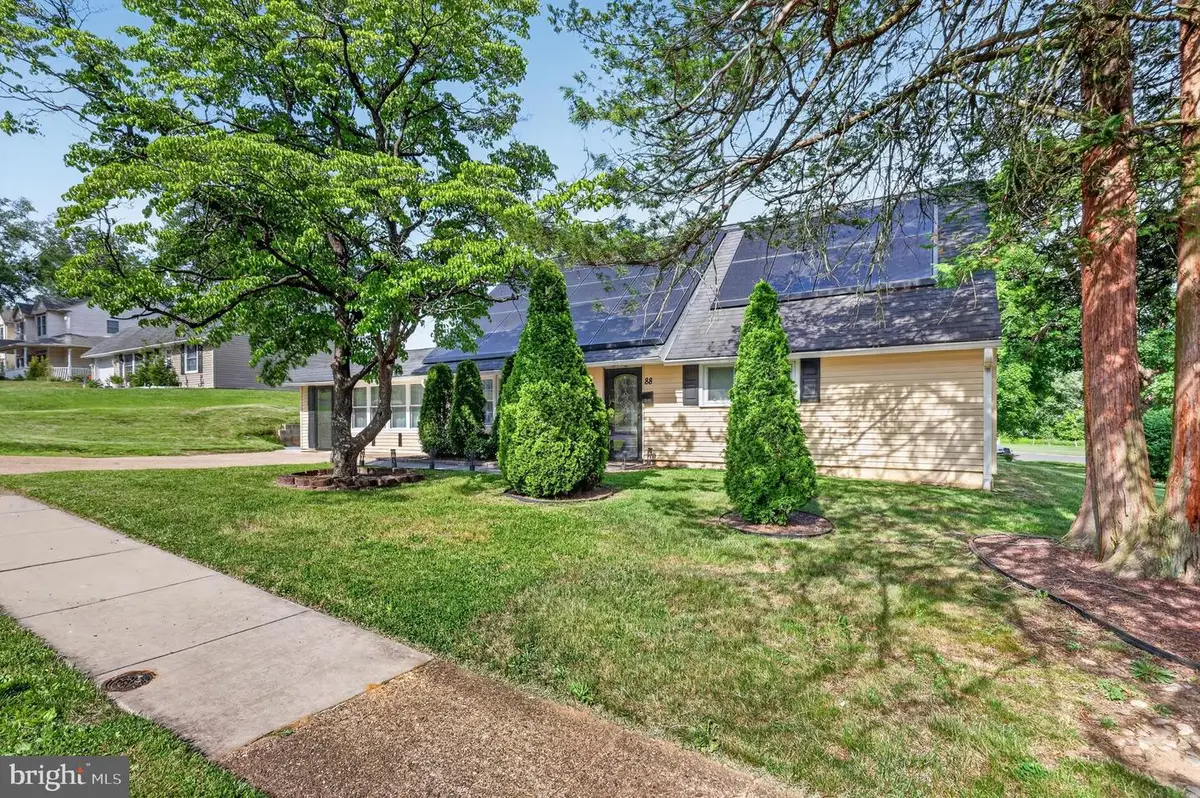 88 Cobalt Cross Rd, Levittown, PA 19057 - #1