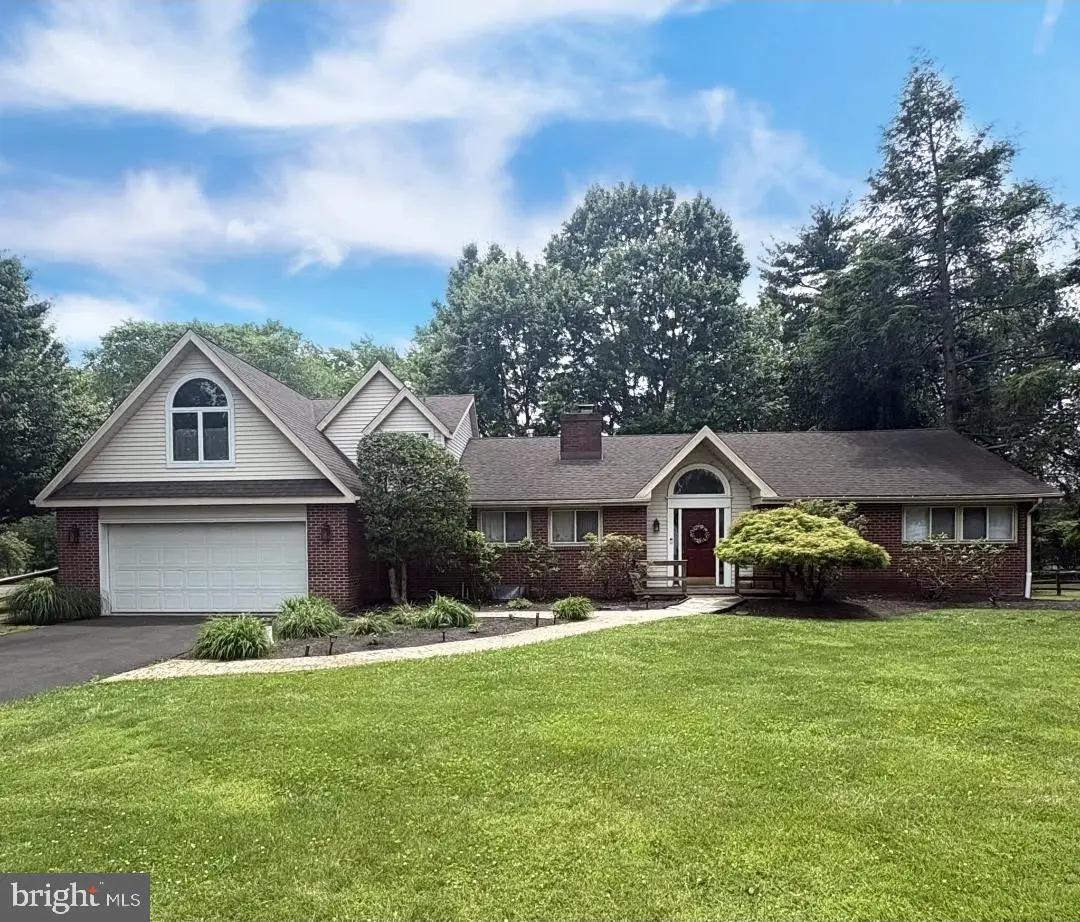 333 Spring House Rd, Newtown, PA 18940 - #1